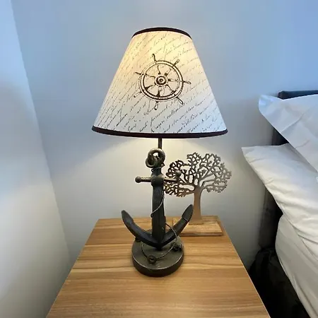 Aboos - Luxury Renovated With Parking Holiday home *
